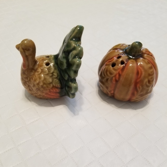 Turkey and pumpkin salt and pepper shakers - Picture 4 of 5